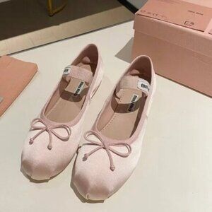 Miu Miu White Ballet Flats with Bow